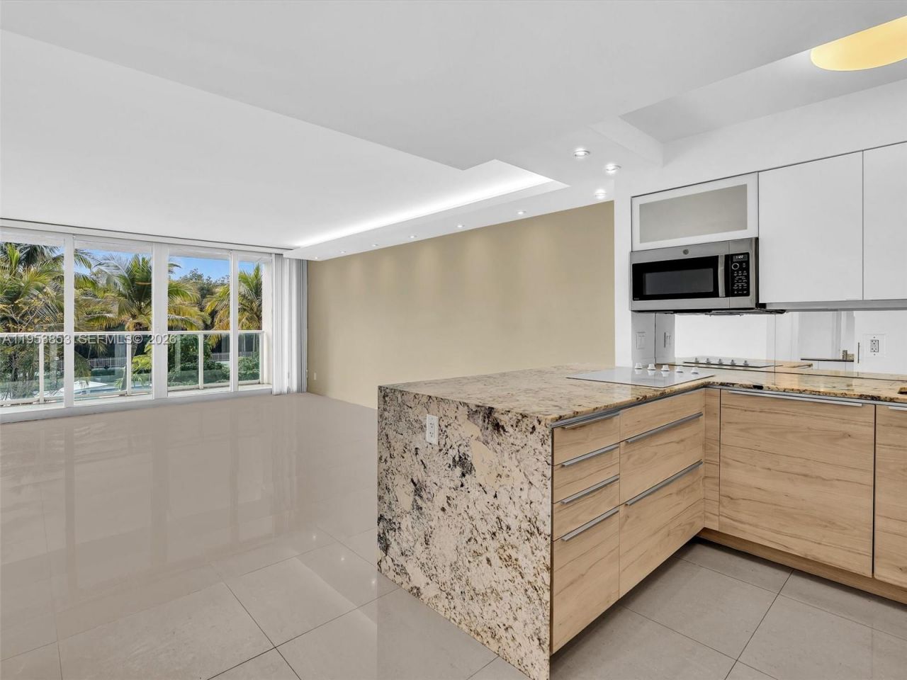 100 Bayview Dr , Unit 223, Sunny Isles Beach, FL 33160 Photo