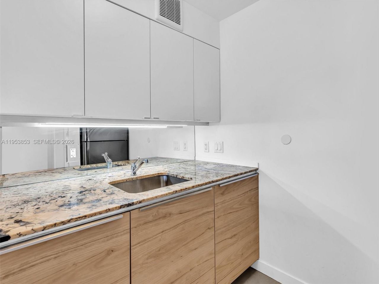 100 Bayview Dr , Unit 223, Sunny Isles Beach, FL 33160 Photo