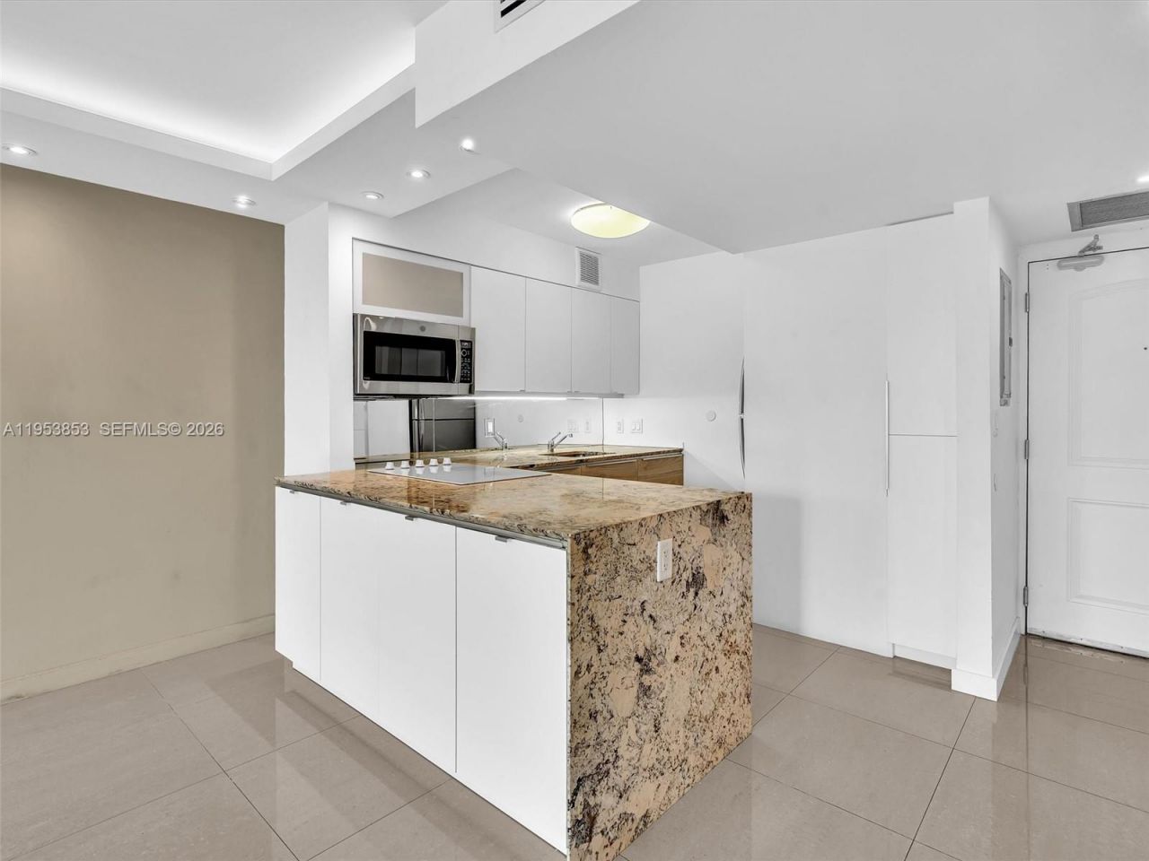 100 Bayview Dr , Unit 223, Sunny Isles Beach, FL 33160 Photo