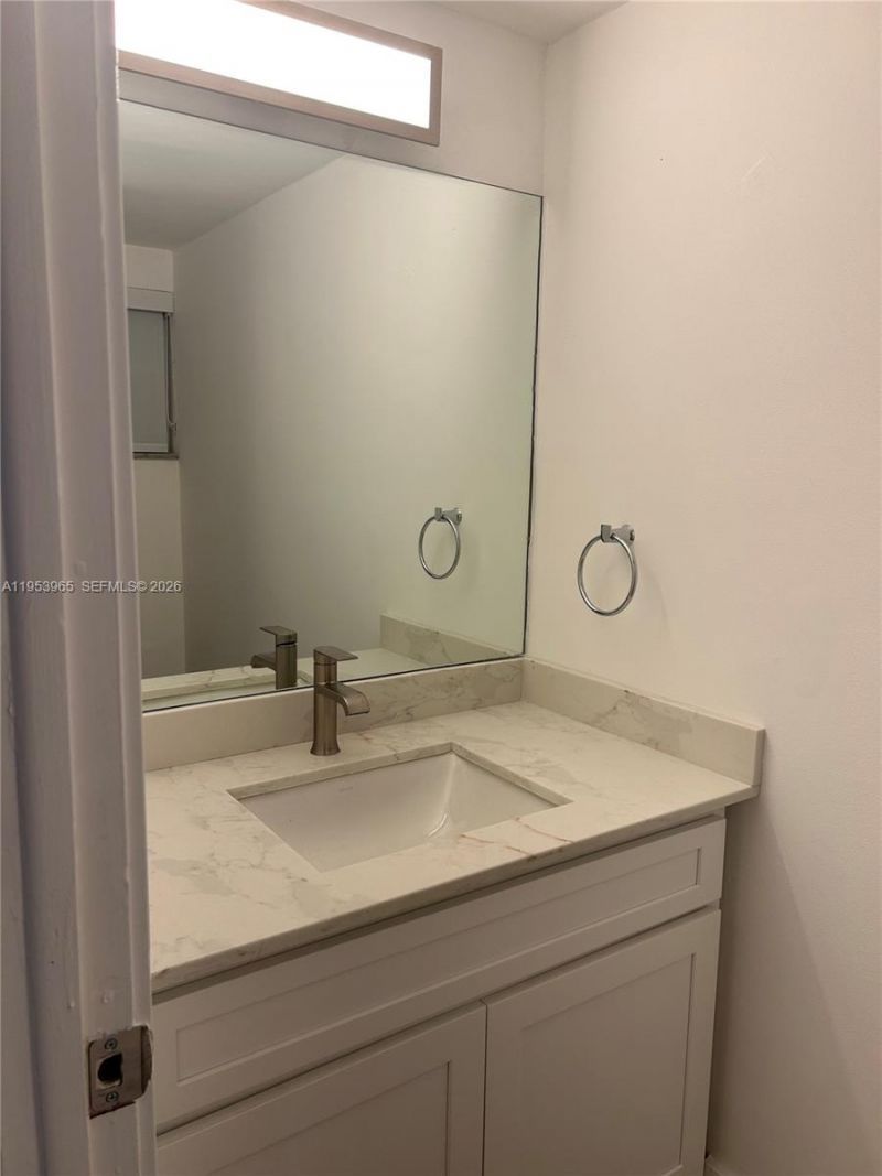 1075 93rd St, Unit 106, Bay Harbor Islands, FL 33154 Photo