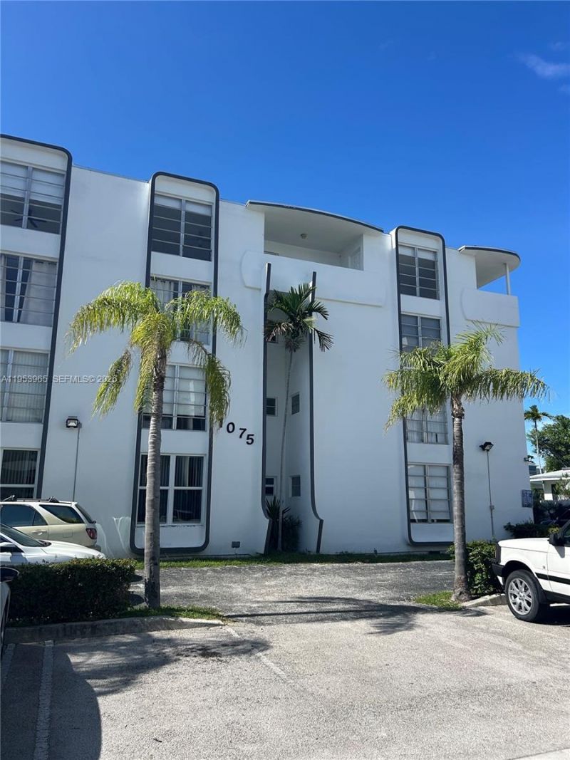 1075 93rd St, Unit 106, Bay Harbor Islands, FL 33154 Photo