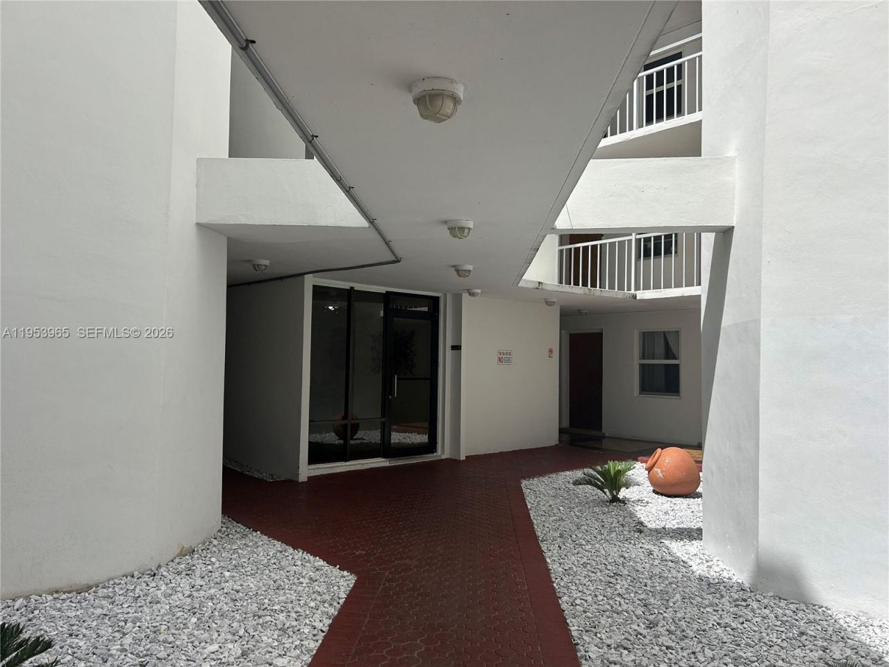 1075 93rd St, Unit 106, Bay Harbor Islands, FL 33154 Photo