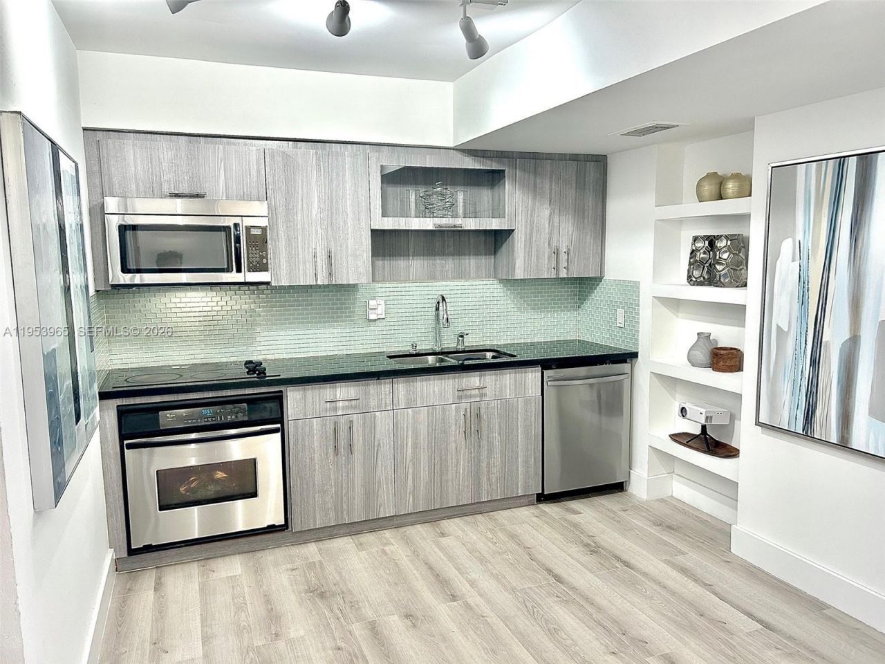 1075 93rd St, Unit 106, Bay Harbor Islands, FL 33154 Photo