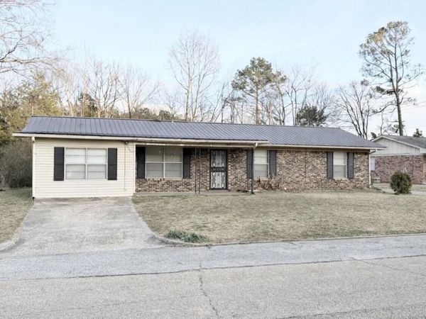 150 Texas Ave., Tupelo, MS 38801