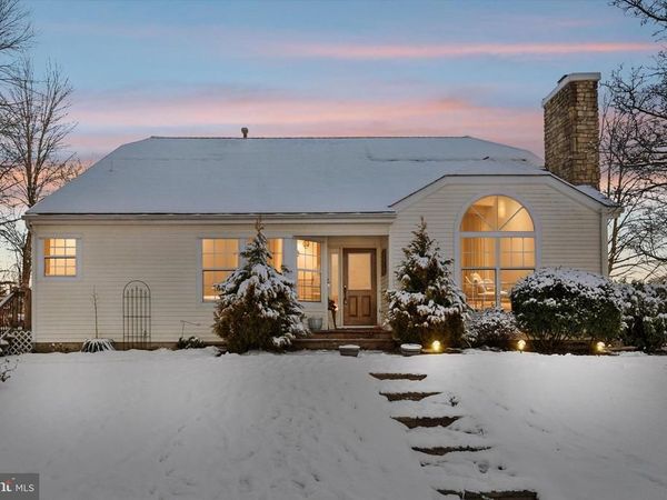 44 TUDOR DRIVE, BURLINGTON, NJ 08016