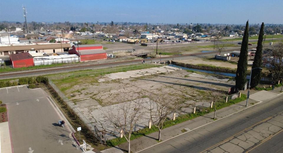 300 S Gateway Dr, Madera, CA 93637 Photo