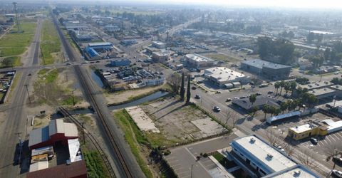 300 S Gateway Dr, Madera, CA 93637 Photo