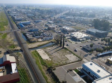 300 S Gateway Dr, Madera, CA 93637 Photo