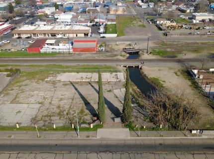 300 S Gateway Dr, Madera, CA 93637 Photo