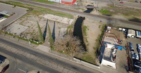 300 S Gateway Dr, Madera, CA 93637 Photo