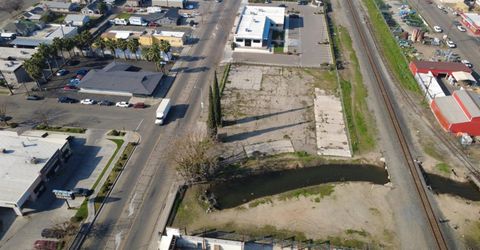 300 S Gateway Dr, Madera, CA 93637 Photo