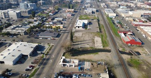 300 S Gateway Dr, Madera, CA 93637 Photo