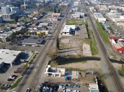 300 S Gateway Dr, Madera, CA 93637 Photo