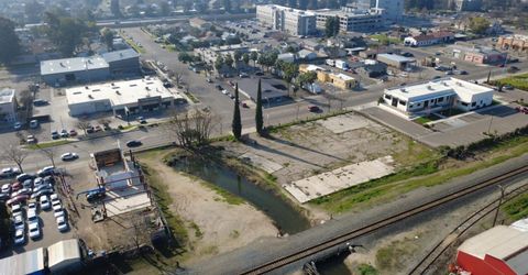 300 S Gateway Dr, Madera, CA 93637 Photo