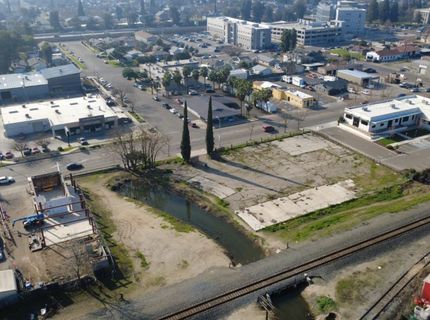 300 S Gateway Dr, Madera, CA 93637 Photo