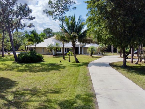 2884 SE Ranch Acres Circle, Jupiter, FL 33478