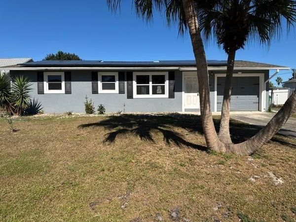 321 NE Genesee Ave, Port St Lucie, FL 34983