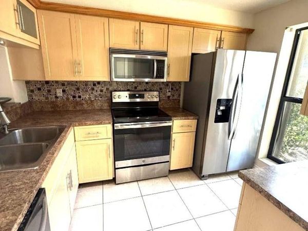 3070 S Oakland Forest Dr, Unit 306, Oakland Park, FL 33309