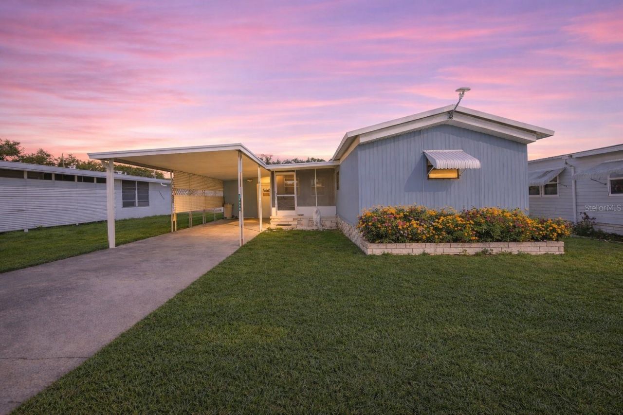 37503 Attica Avenue, Zephyrhills, FL 33542 Main Photo