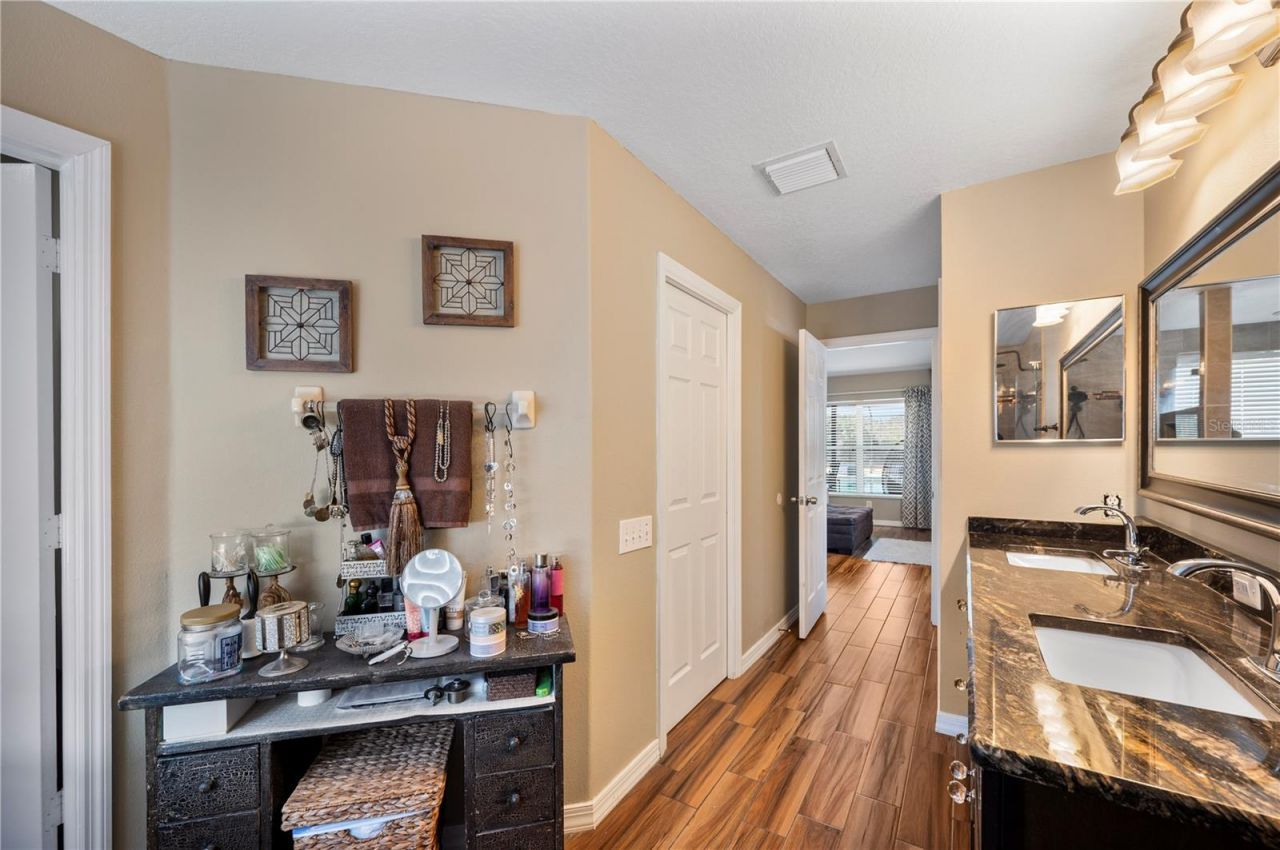 4403 Avondale Groves Street, Plant City, FL 33567 Photo