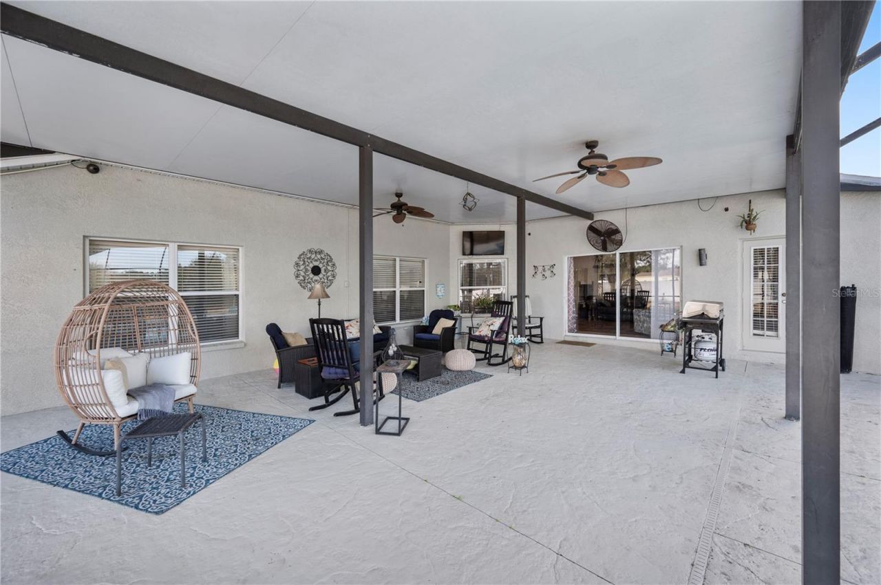 4403 Avondale Groves Street, Plant City, FL 33567 Photo