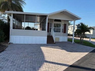 16504 SUNSHINE AVENUE, CLERMONT, FL 34714