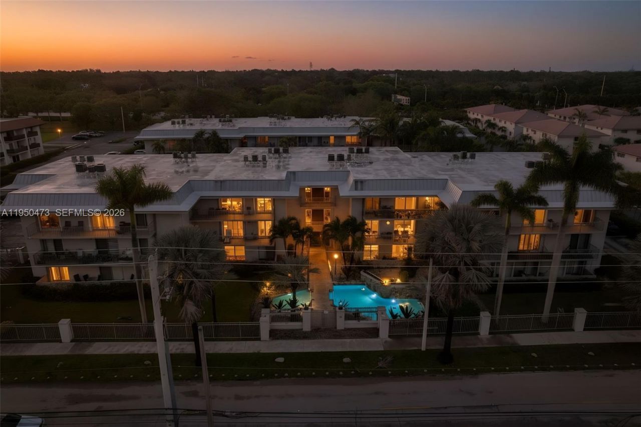 7401 SW 82nd St, Unit 202S, Miami, FL 33143 Photo