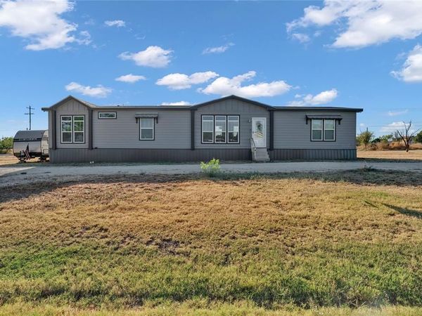 2032 Avenue L, Anson, TX 79501