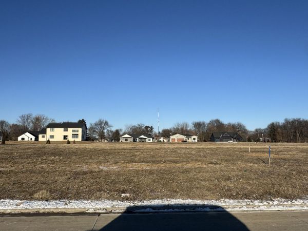 375 Ann Avenue, Riverdale, IA 52722