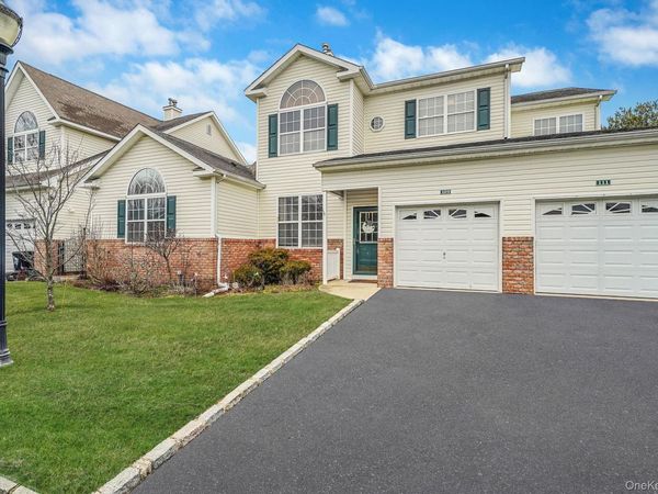 109 Constantine Way, Mount Sinai, NY 11766