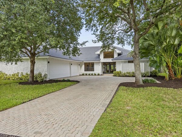 3 Aiden Court, Palm Beach Gardens, FL 33418