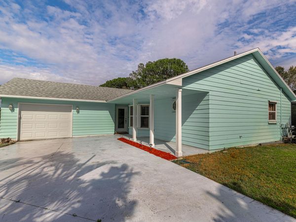 949 SW Curtis Street, Port Saint Lucie, FL 34983
