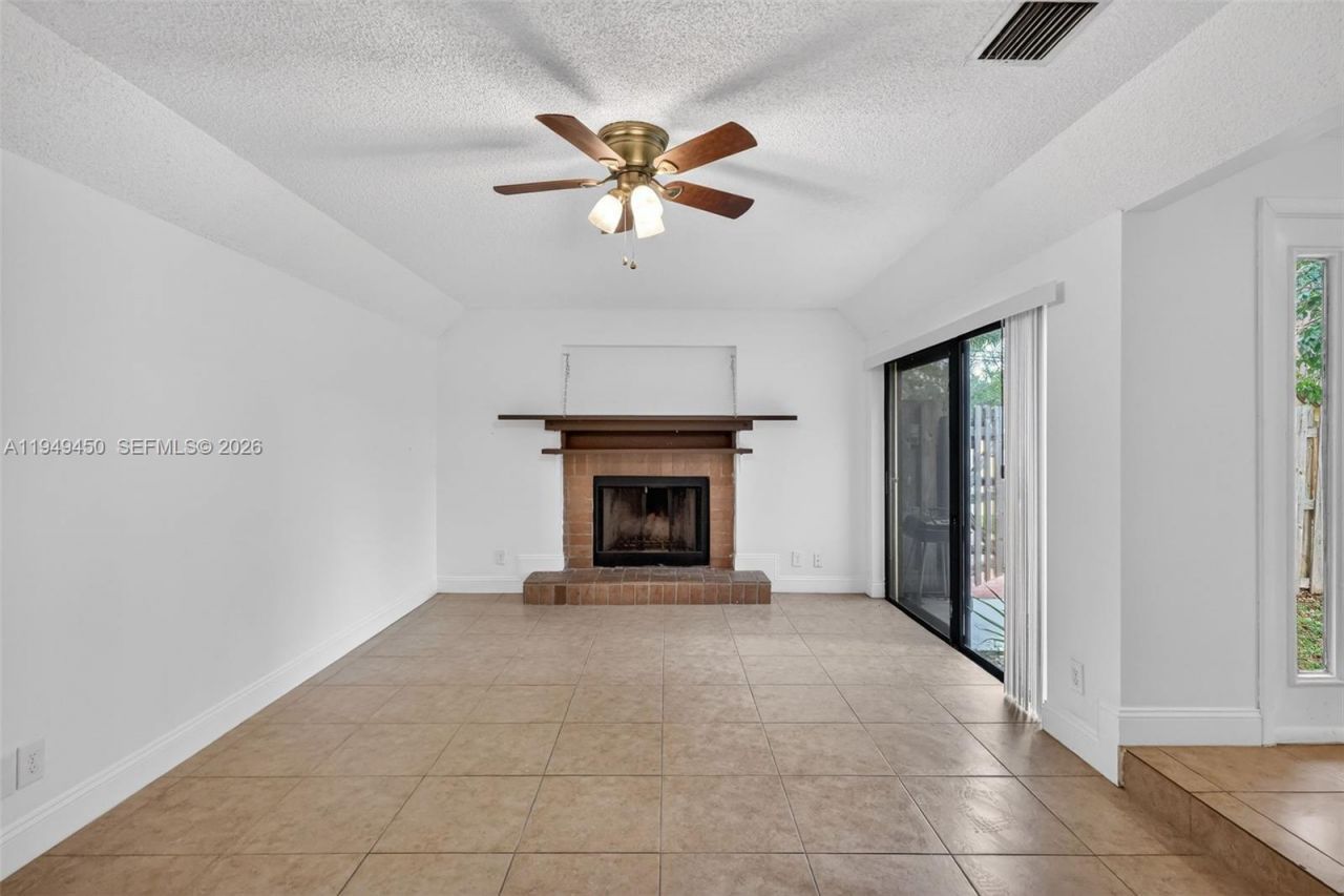 3516 Gardens East Dr, Unit A, Palm Beach Gardens, FL 33410 Photo