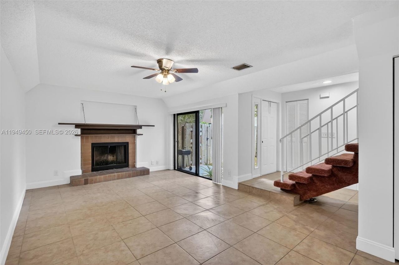 3516 Gardens East Dr, Unit A, Palm Beach Gardens, FL 33410 Photo