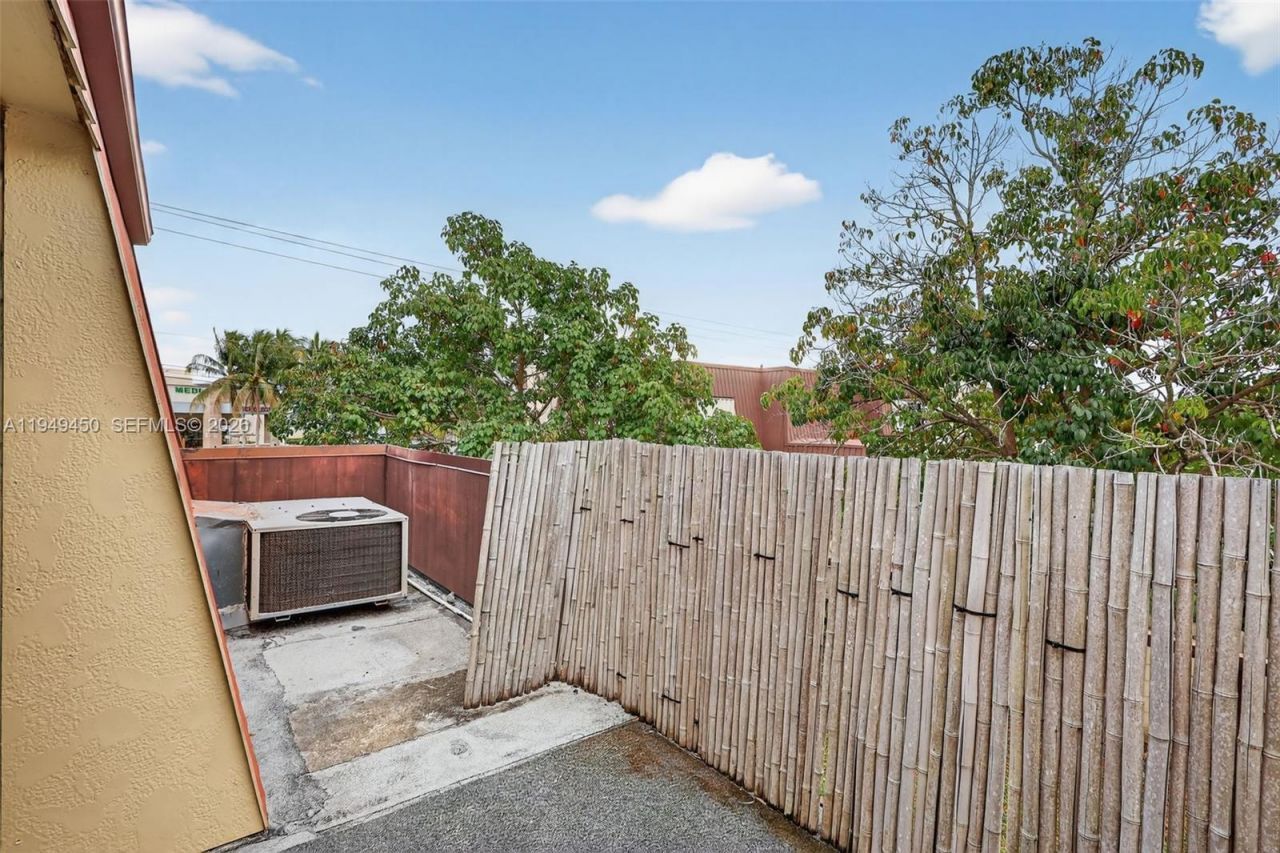 3516 Gardens East Dr, Unit A, Palm Beach Gardens, FL 33410 Photo