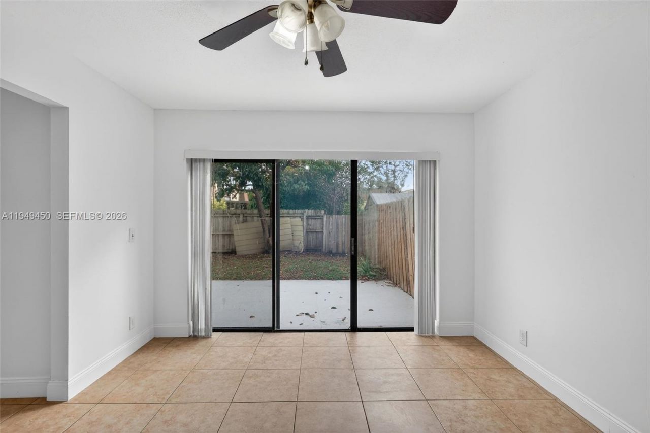 3516 Gardens East Dr, Unit A, Palm Beach Gardens, FL 33410 Photo