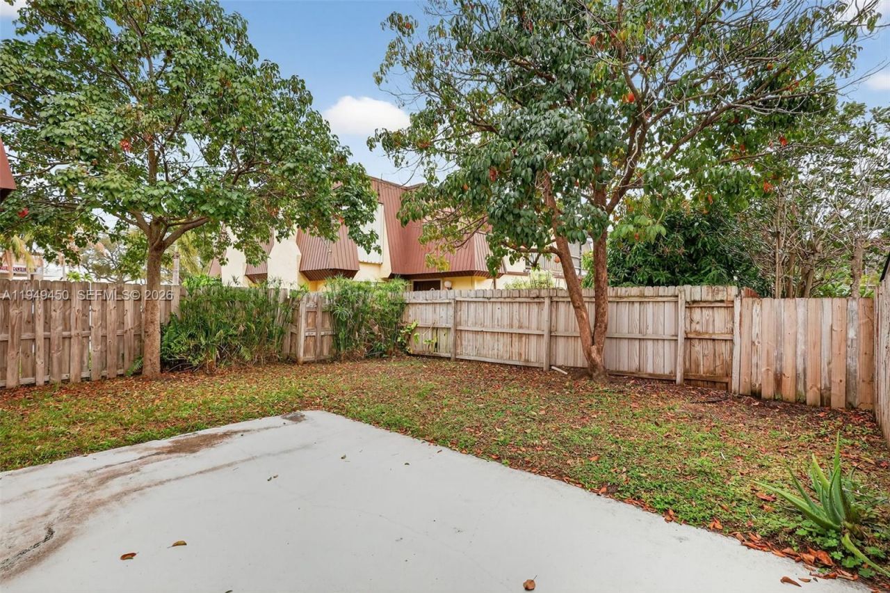 3516 Gardens East Dr, Unit A, Palm Beach Gardens, FL 33410 Photo