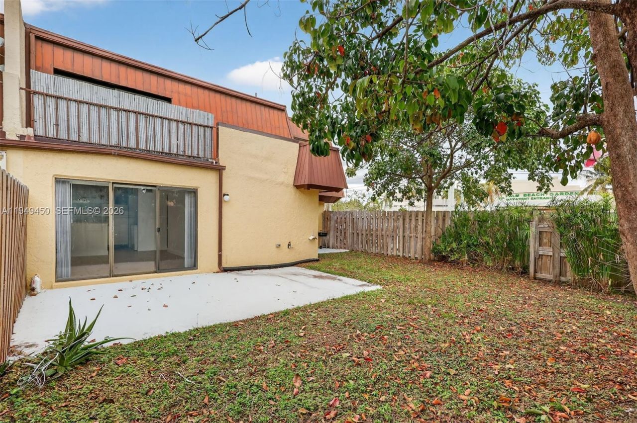 3516 Gardens East Dr, Unit A, Palm Beach Gardens, FL 33410 Photo