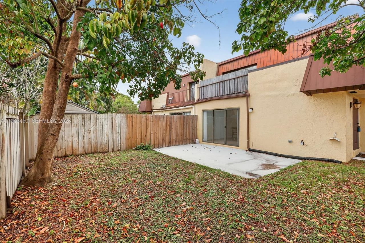 3516 Gardens East Dr, Unit A, Palm Beach Gardens, FL 33410 Photo