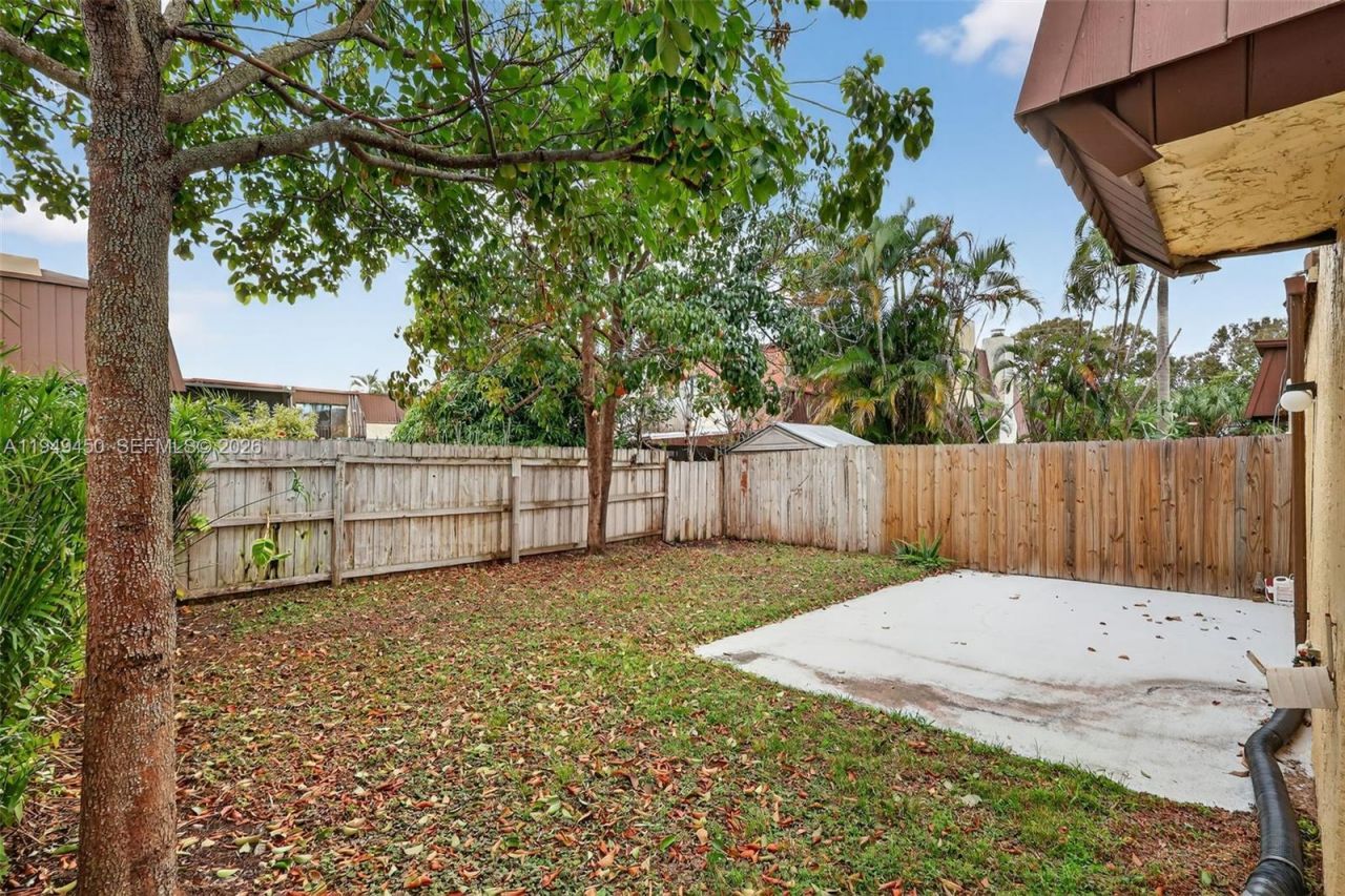 3516 Gardens East Dr, Unit A, Palm Beach Gardens, FL 33410 Photo