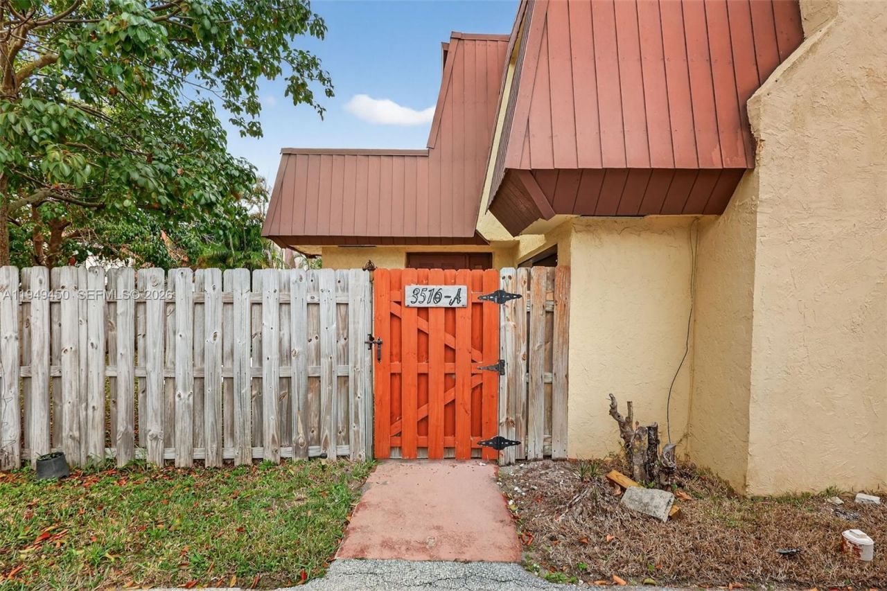 3516 Gardens East Dr, Unit A, Palm Beach Gardens, FL 33410 Photo