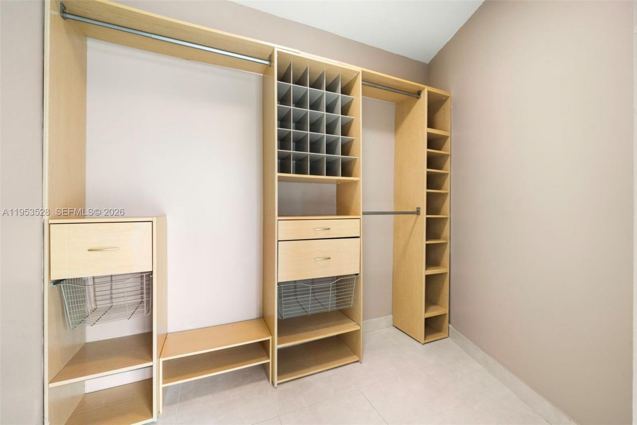 665 NE 25th St, Unit 2202, Miami, FL 33137 Photo