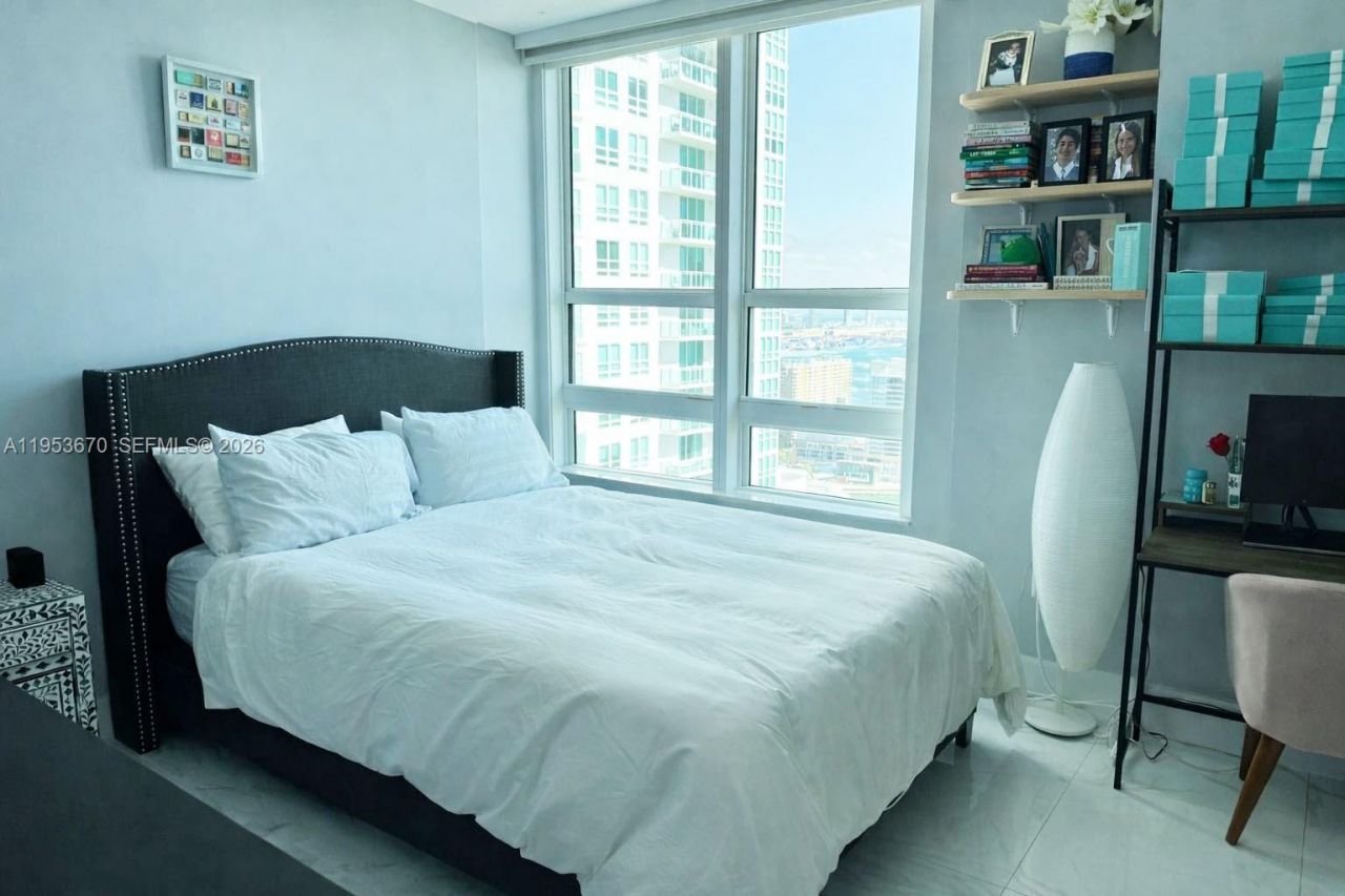 951 Brickell Ave, Unit 3304, Miami, FL 33131 Photo