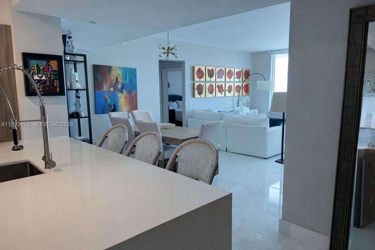 951 Brickell Ave, Unit 3304, Miami, FL 33131 Photo
