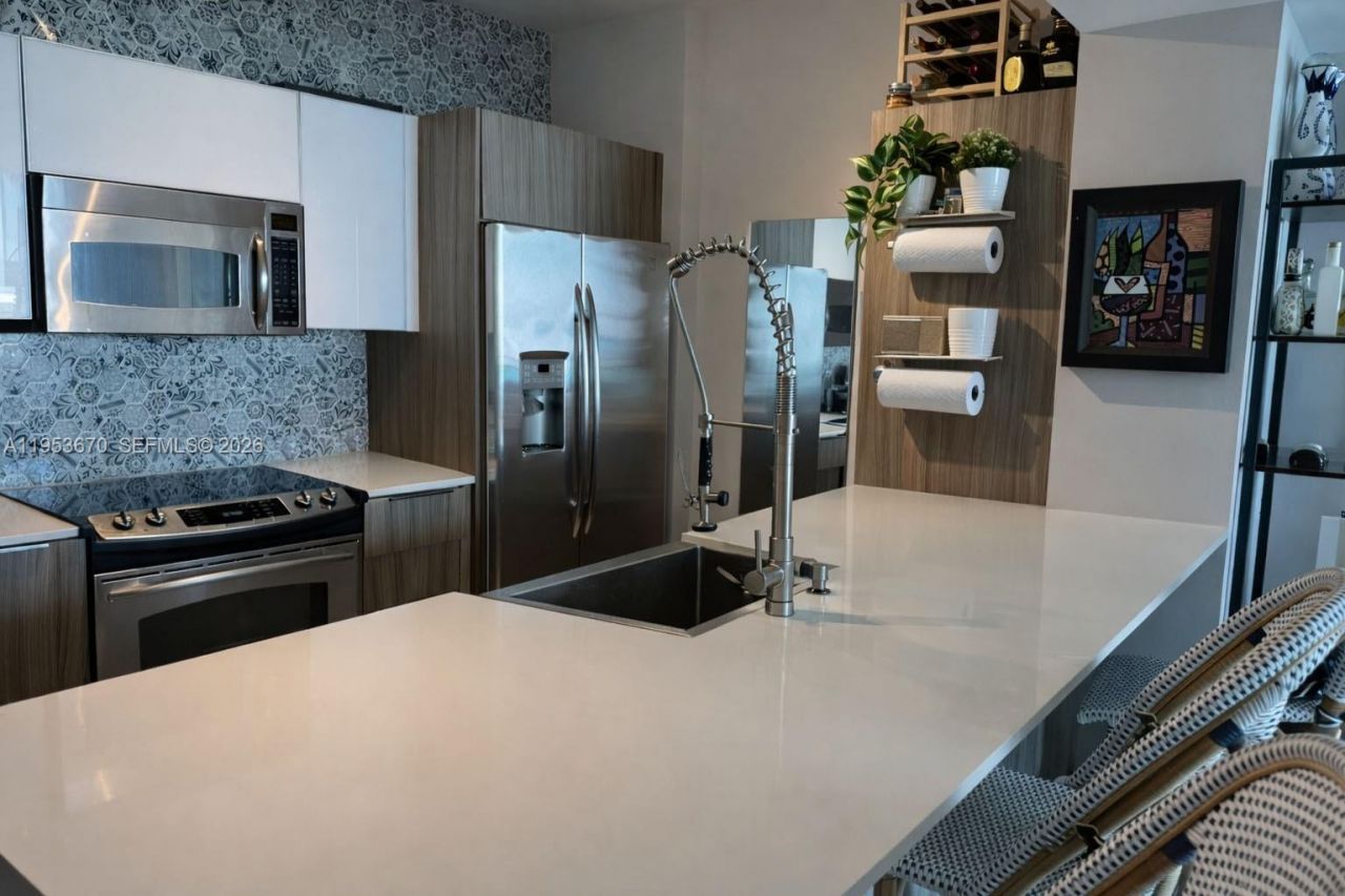 951 Brickell Ave, Unit 3304, Miami, FL 33131 Photo