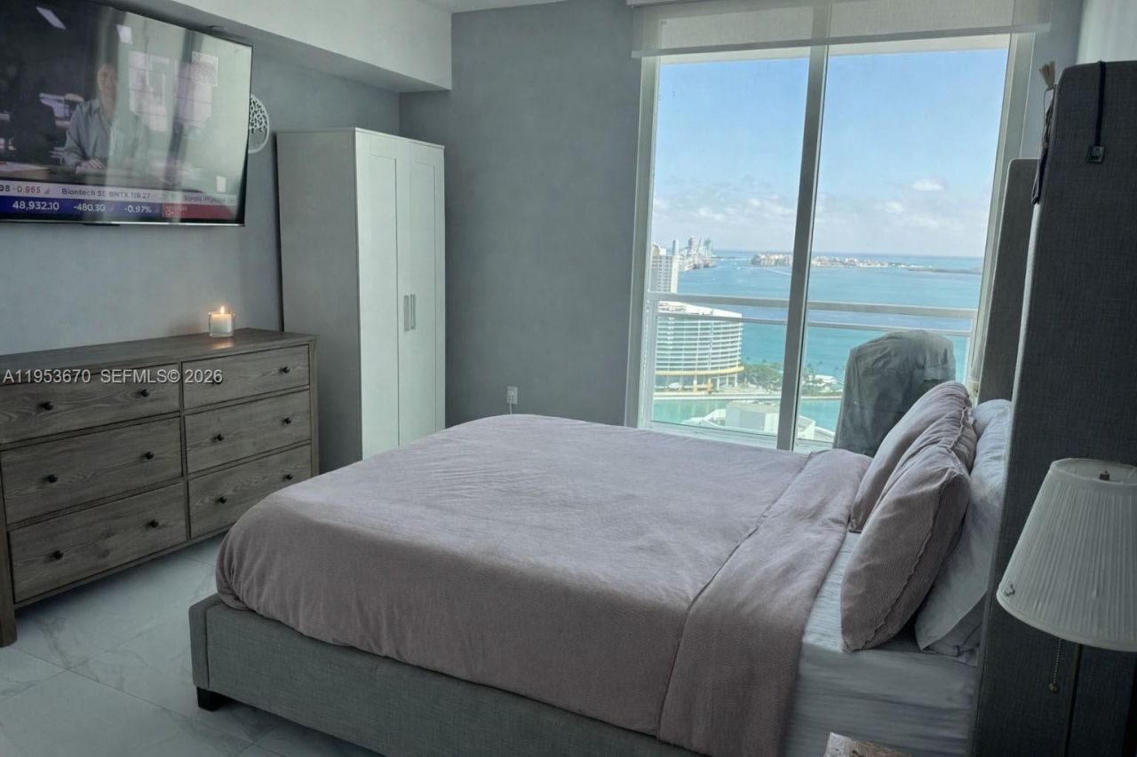 951 Brickell Ave, Unit 3304, Miami, FL 33131 Photo