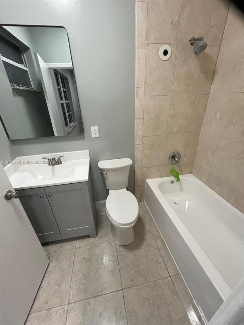 601 NW 97th St , Unit 601, Miami, FL 33150 Photo