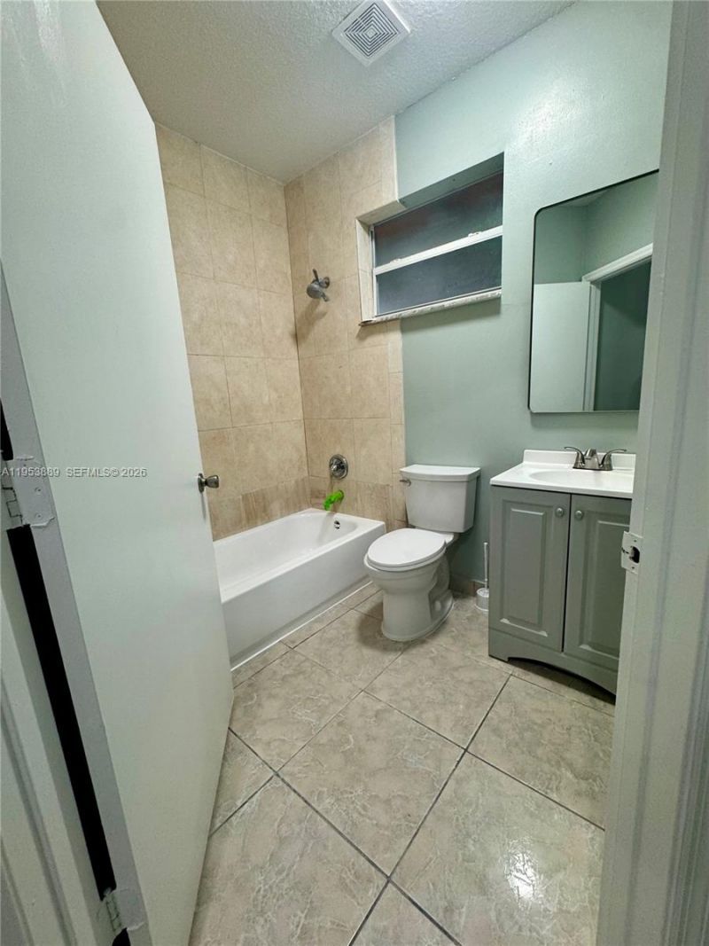 601 NW 97th St , Unit 601, Miami, FL 33150 Photo