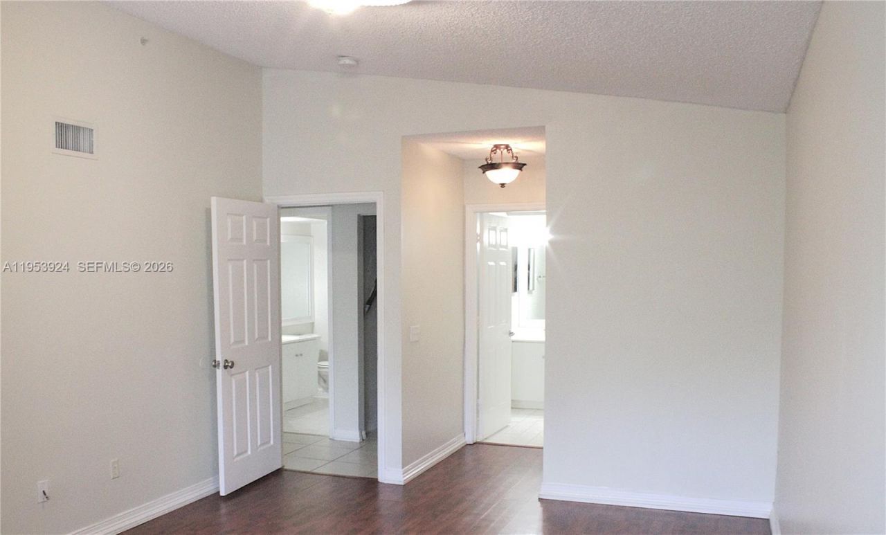 9650 NW 2nd St, Unit 4-301, Pembroke Pines, FL 33024 Photo