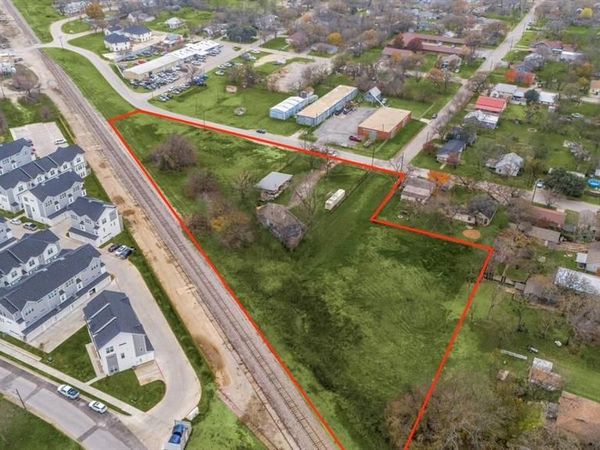 715 N Paddock Street , Stephenville, TX 76401